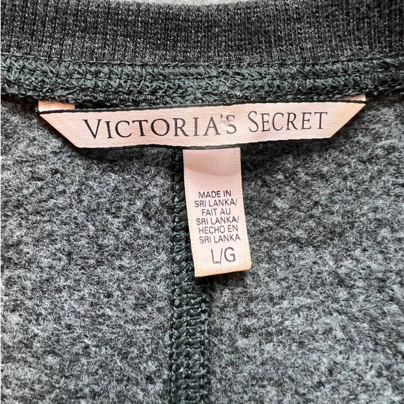 Victoria's Secret Gray with Sequin Graphic Crew Neck Pull Over Sweater- L - Picture 5 of 13